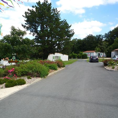 Village Vacances De Chantonnay Exterior photo