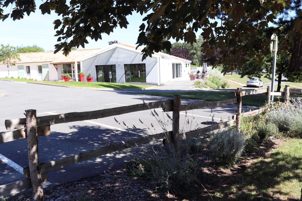 Village Vacances De Chantonnay Exterior photo