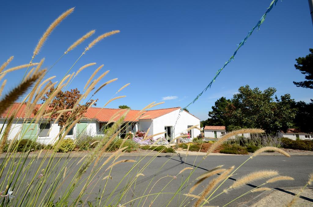 Village Vacances De Chantonnay Exterior photo